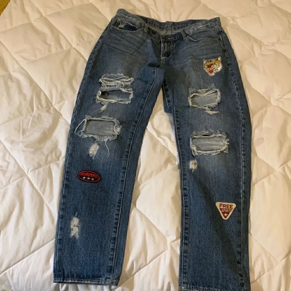ARTICLES OF SOCIETY, rockstar jeans. Broken in, size 27, cotton/poly, great cond